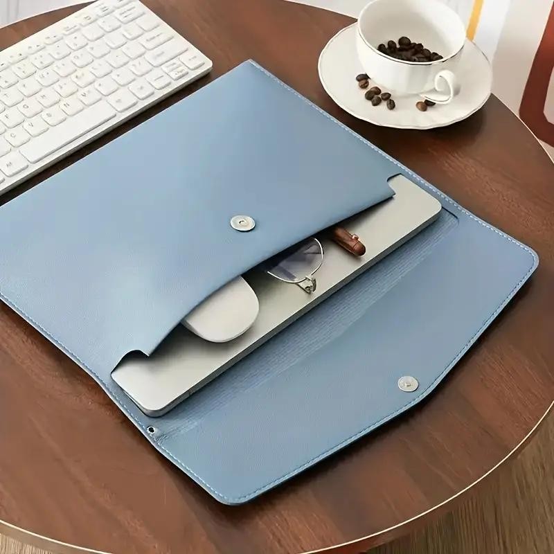 A4 Folder with Snap Closure, Suitable for Business Professionals, Smooth Finish