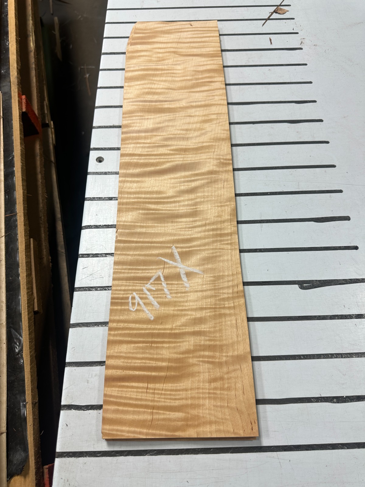 Curley European Birch Raw Wood Veneer 2 sheets 30" x 7'' 917X