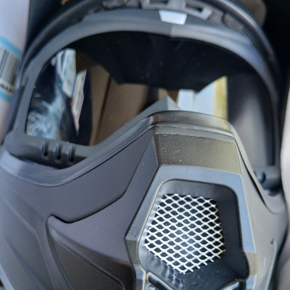 Helmet Roozo