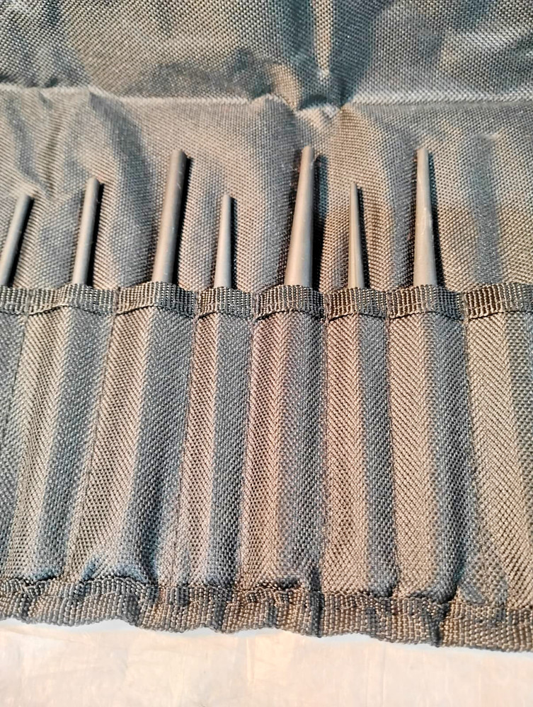 Amazon Basics Chrome Vanadium Steel Punch and Chisel Set with Storage Pouch