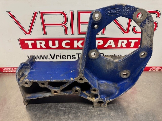 PETERBILT  02-01952 BRACKET-FRONT SPRING DRIVE