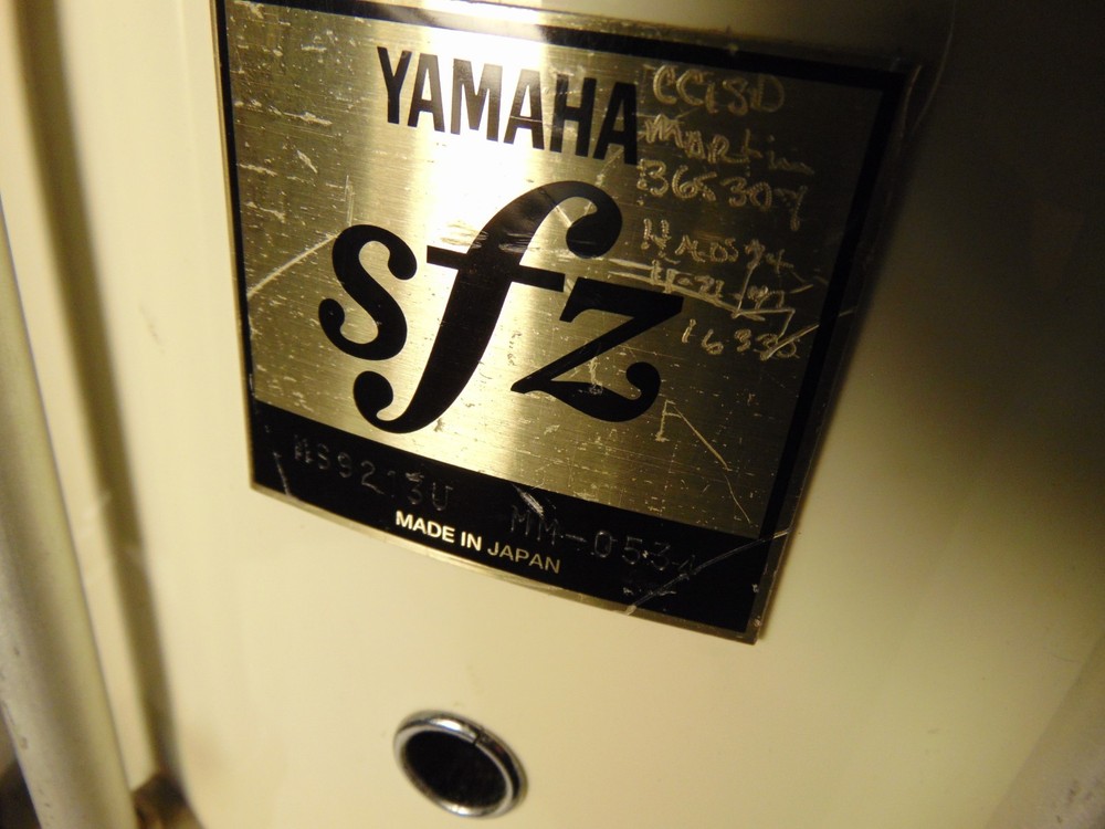 YAMAHA SFZ MARCHING SNARE DRUM w/ CASE