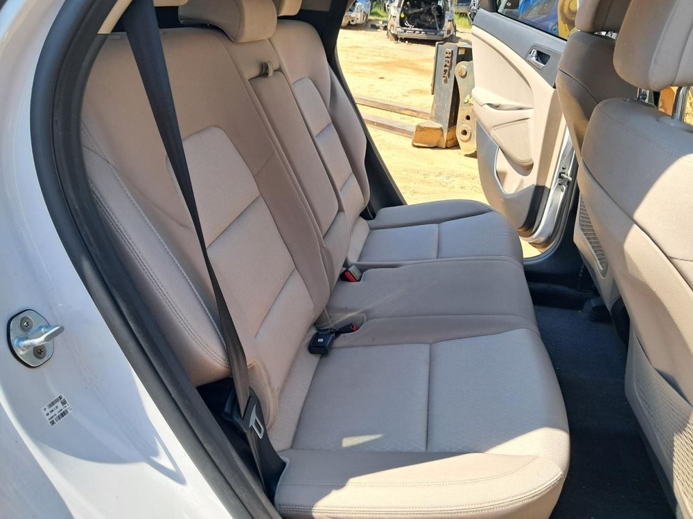 TUCSON 2016 Glove Box 4780226