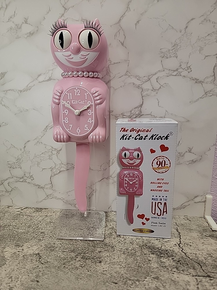 Pink Satin Lady Kit Cat Klock Clock Display model