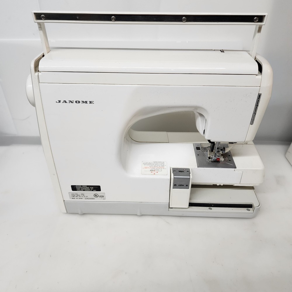 Janome Memory Craft 9000 Sewing Embroidery Machine Combo Computerized W Case Acc