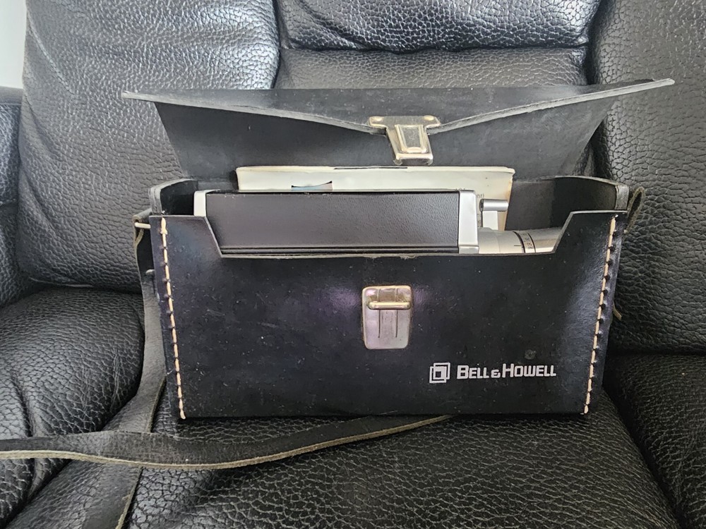 Bell & Howell Super 8 Zoom 1201 Auto Load Focus-Matic Camera Untested Prop?
