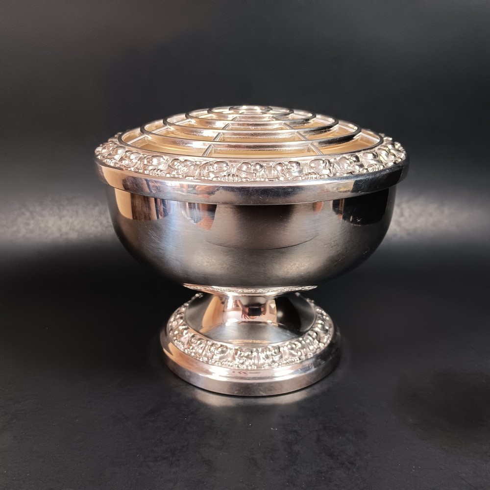 Silver Plated Repousse Rose Bowl Flower Frog Ianthe England 5" Posey Vase Decor