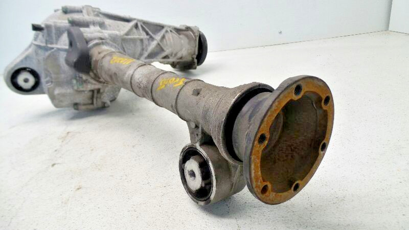 2003-2006 Porsche Cayenne Front Axle Differential Carrier