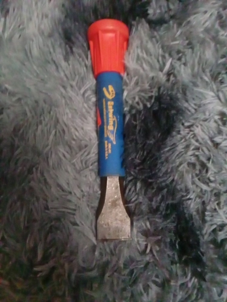 East Wing Chisel