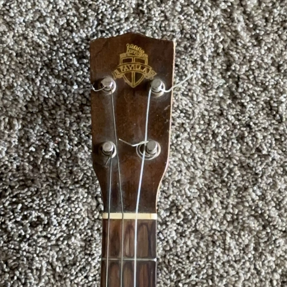 Favilla B-2 Baritone Ukulele