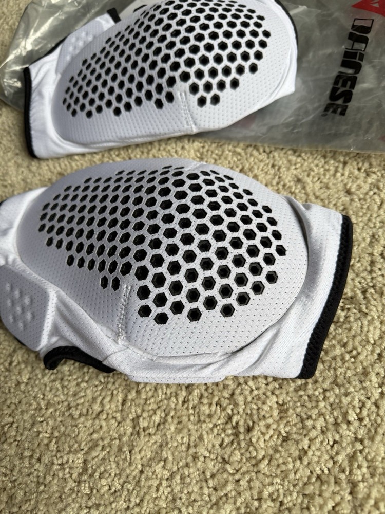 Dainese Soft Skins Knee Guard. White/Black