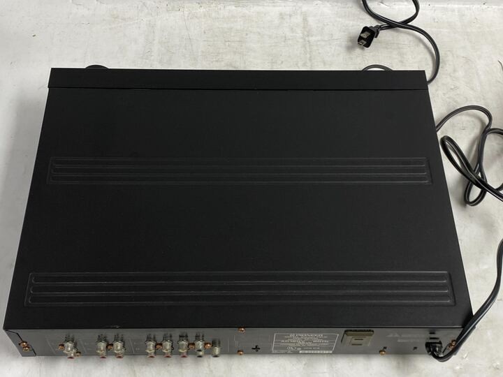 Pioneer SP-700D Dolby Pro Logic Sound Processor