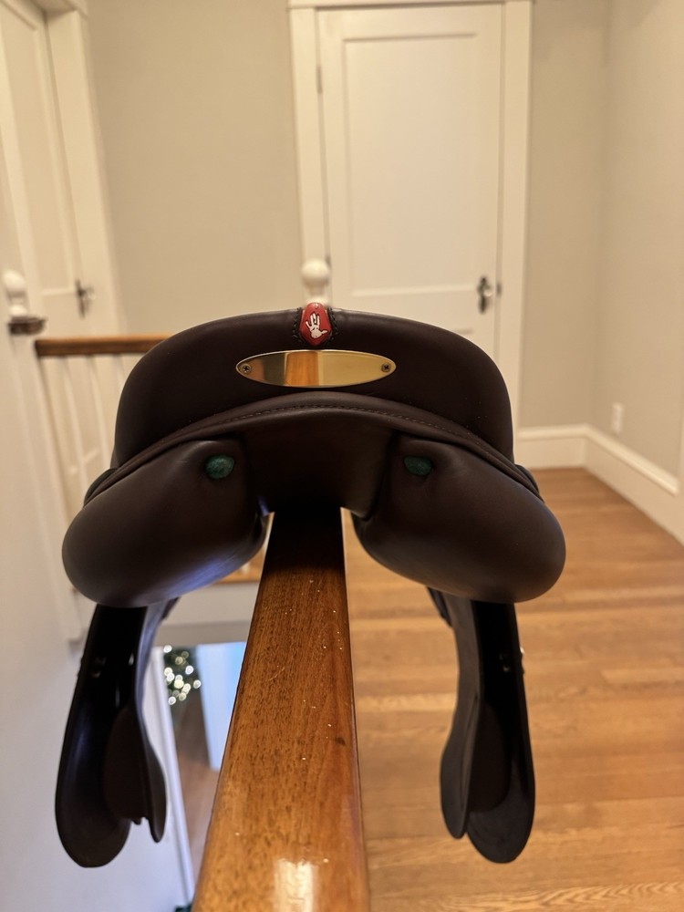 Equipe Expression Extreme 17” Jumping Saddle