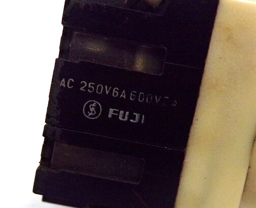 FUJI, SELECTOR SWITCH, 2 POSITION, MAINTAINED, 250-600 VAC, 2-6 AMP