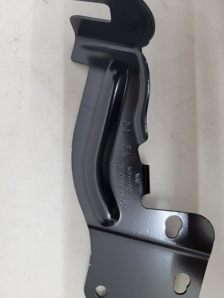 Audi Retaining Bracket 8R0-941-355