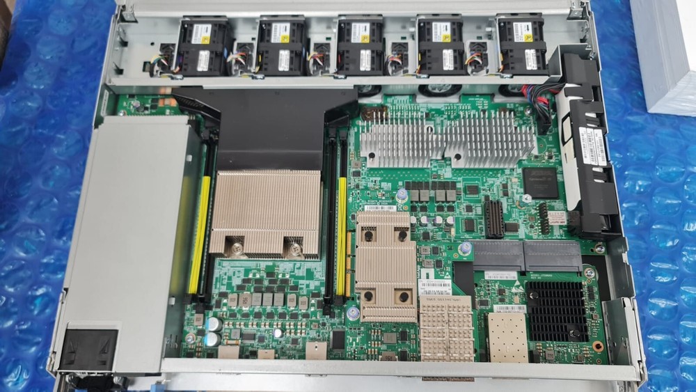 Netapp AFF-A250 all-flash array with 111-05272+A1 Dual controller & Dual PSU