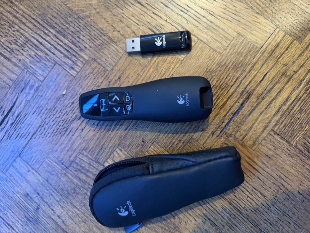 Logitech R400 Laser Presentation Remote - Black