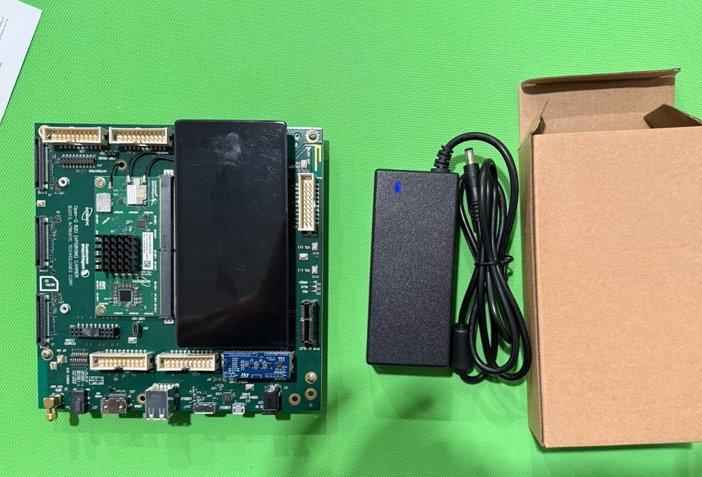 INTRINSYC Open-Q 820 APQ8096 Development Kit QUICK start guide
