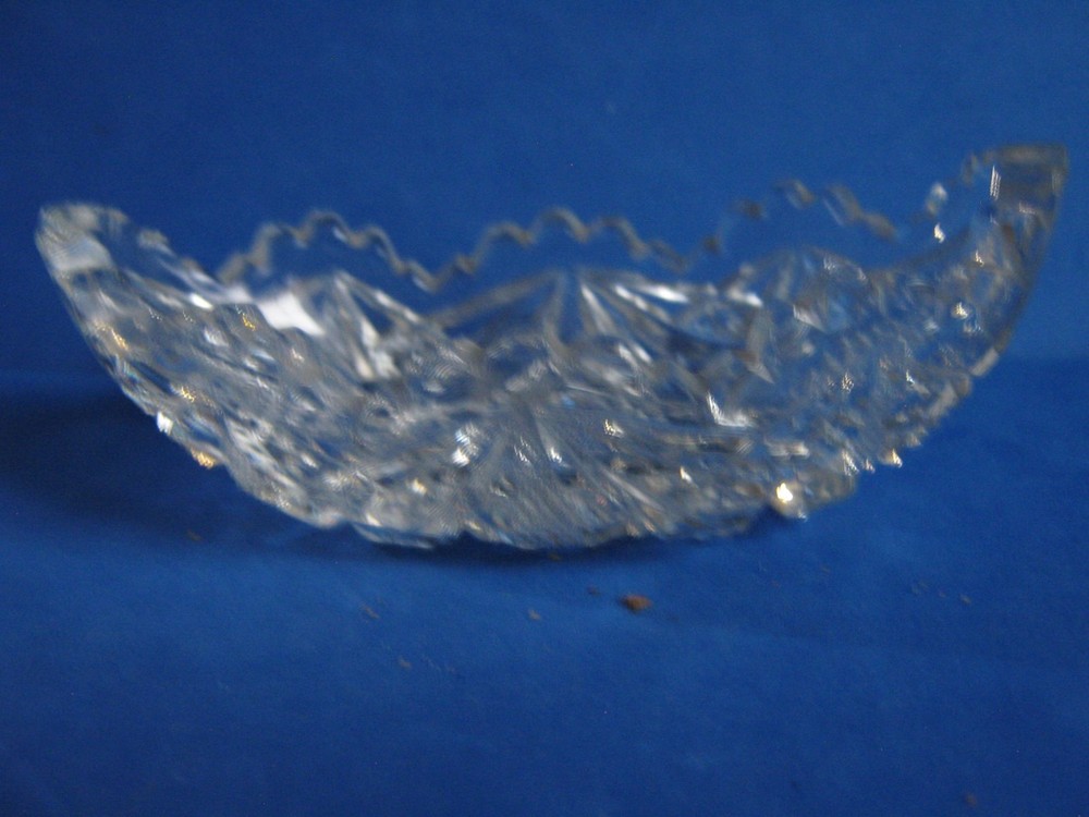 OVAL CUT GLASS OPEN SALT CELLAR w/INTRICATE DIAMOND PATTERN & GEOMETRIC BASE