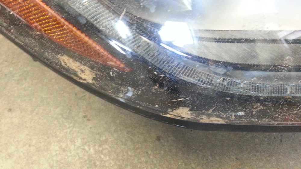 2020 Jaguar F-pace - RH LED headlight - broken mounts - damage