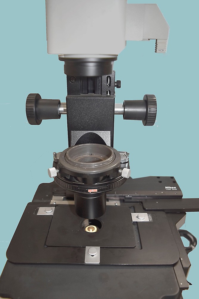 Nikon Eclipse TE2000-U Inverted Phase Contrast Microscope, 3 Objectives