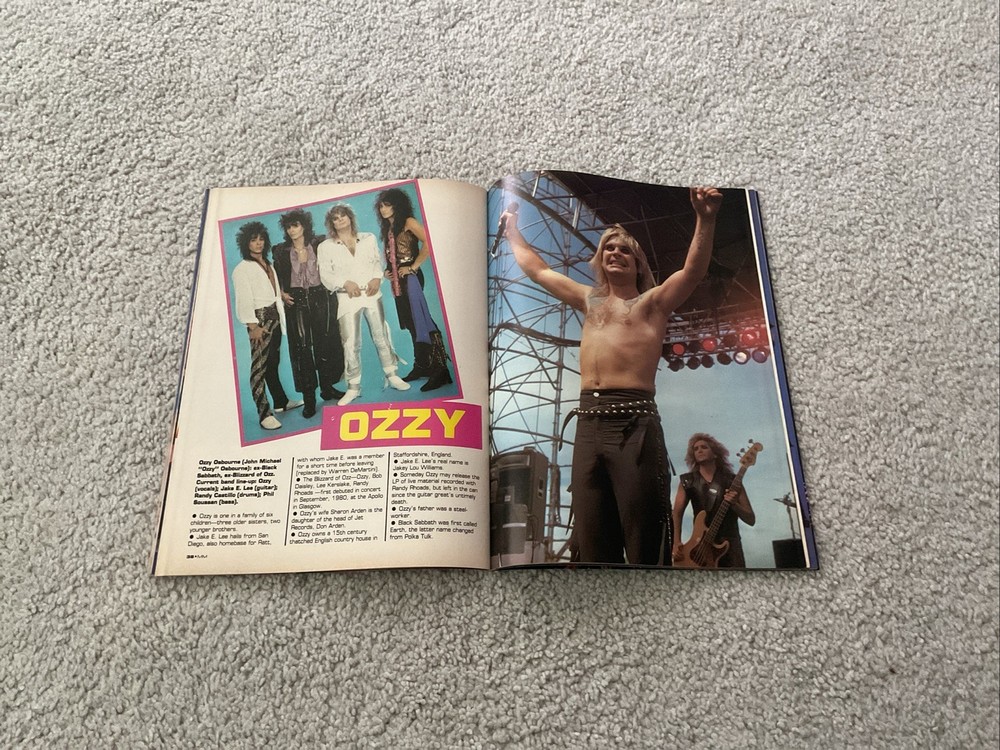 METAL MUSCLE POSTER MAGAZINE 1986 KISS RANDY RHOADS TWISTED SISTER MOTLEY CRUE