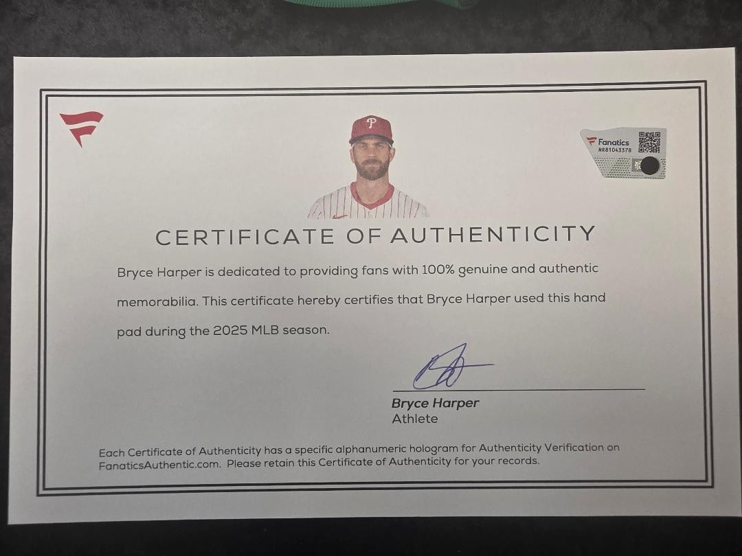 Phillies BRYCE HARPER Signed Game Used "Ridiculous" Hand Pad 2025 Season KELLY