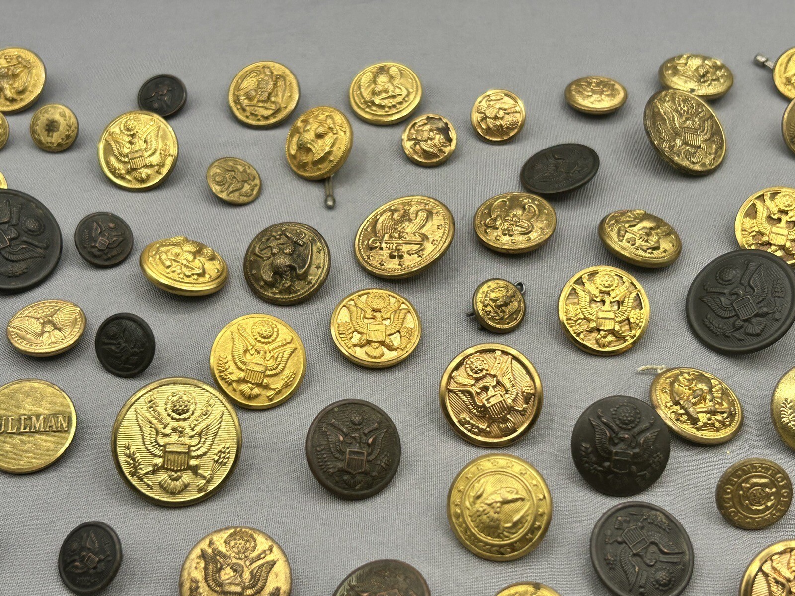 Random Lot Of (4) Original War Buttons - Military Antique Brass More Read