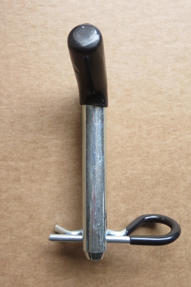 Hitch pin with clip