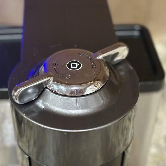 De'Longhi Nespresso Evoluo Coffee & Espresso Machine