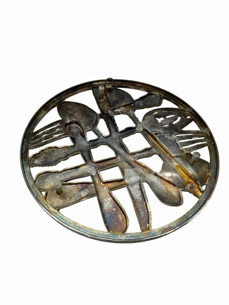 Vintage Wall Hanging Silver Art Co. Silver Plated Flatware Hot Plate Trivet 9”
