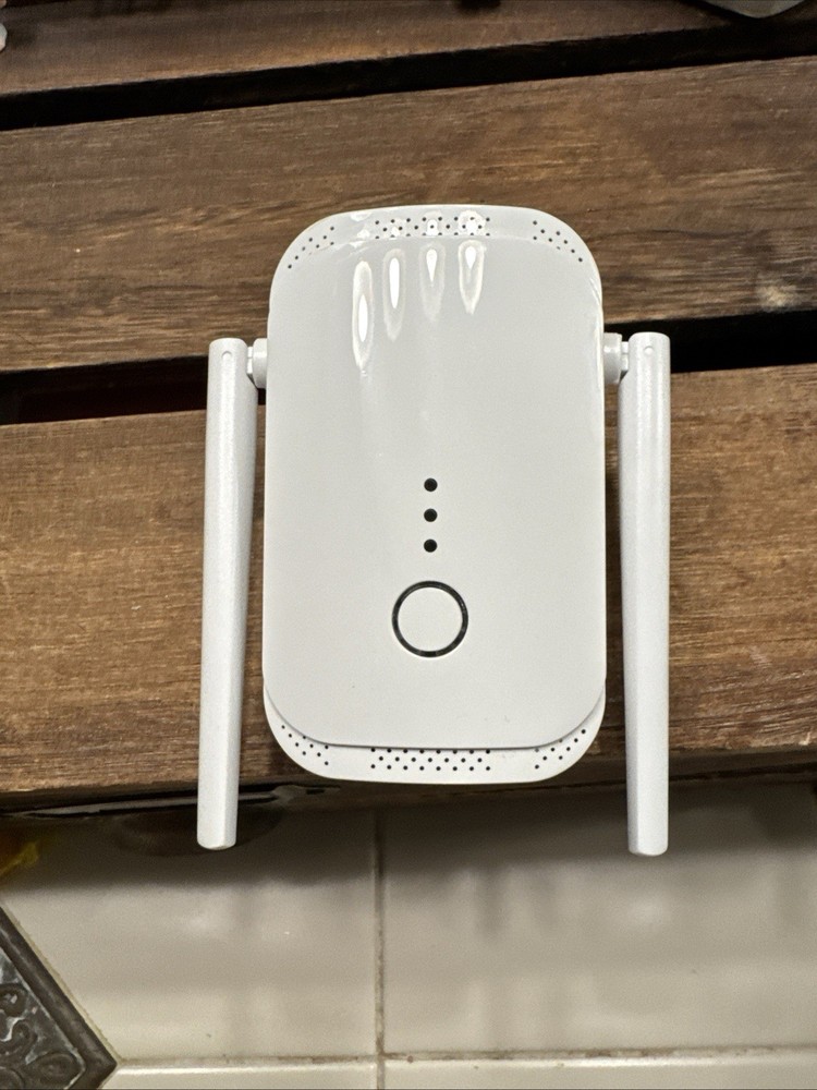 Loom N300 Universal WiFi Range Extender - White