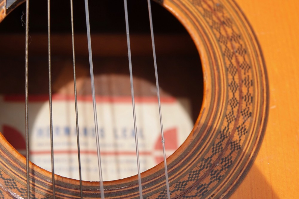HERMANOS LEAL CLASSICAL GUITAR