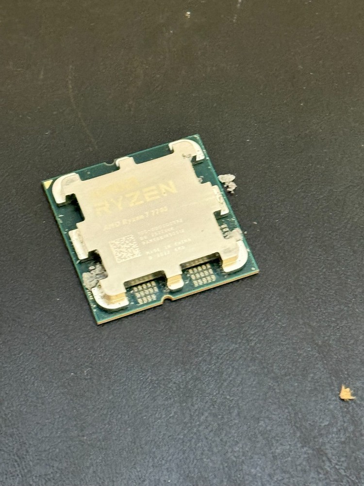 AMD Ryzen 7 7700 100-000000592 CPU Processor 3.80GHz  8 Core