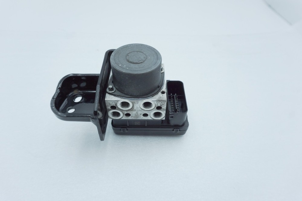 2012 Harley Dyna FXDWG Wide Glide OEM ABS Brake Pump & Control Module
