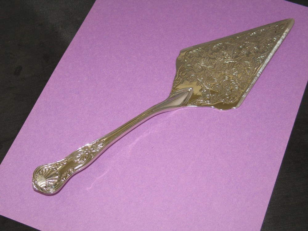 ELEGANCE SILVERPLATED CAKE SERVER MODEL E8166A