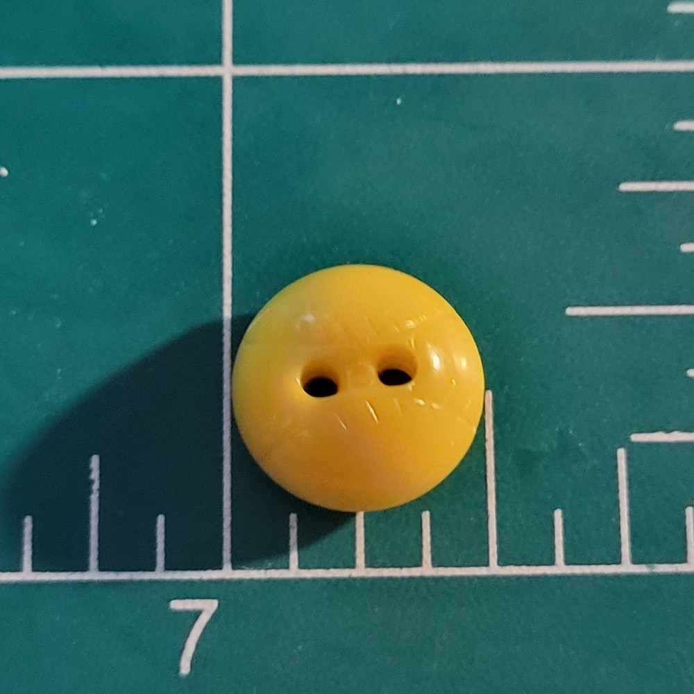 Colt # 41 button yellow baseball 1/2" confirmed pattern excellent condition