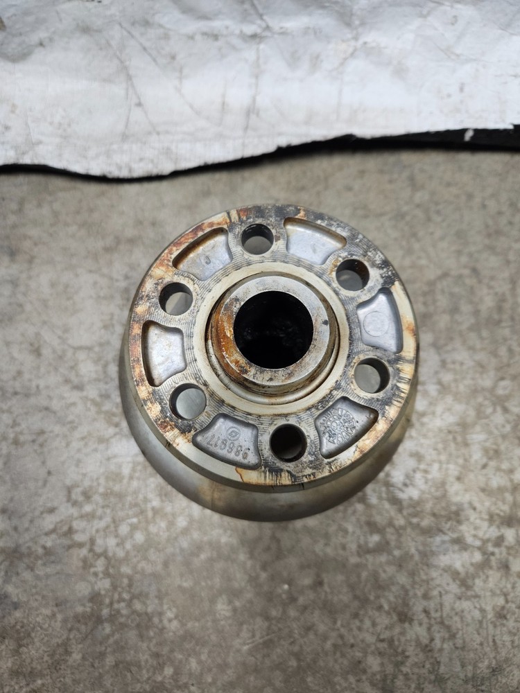 OMC Cobra Volvo Penta Engine Coupler 986917