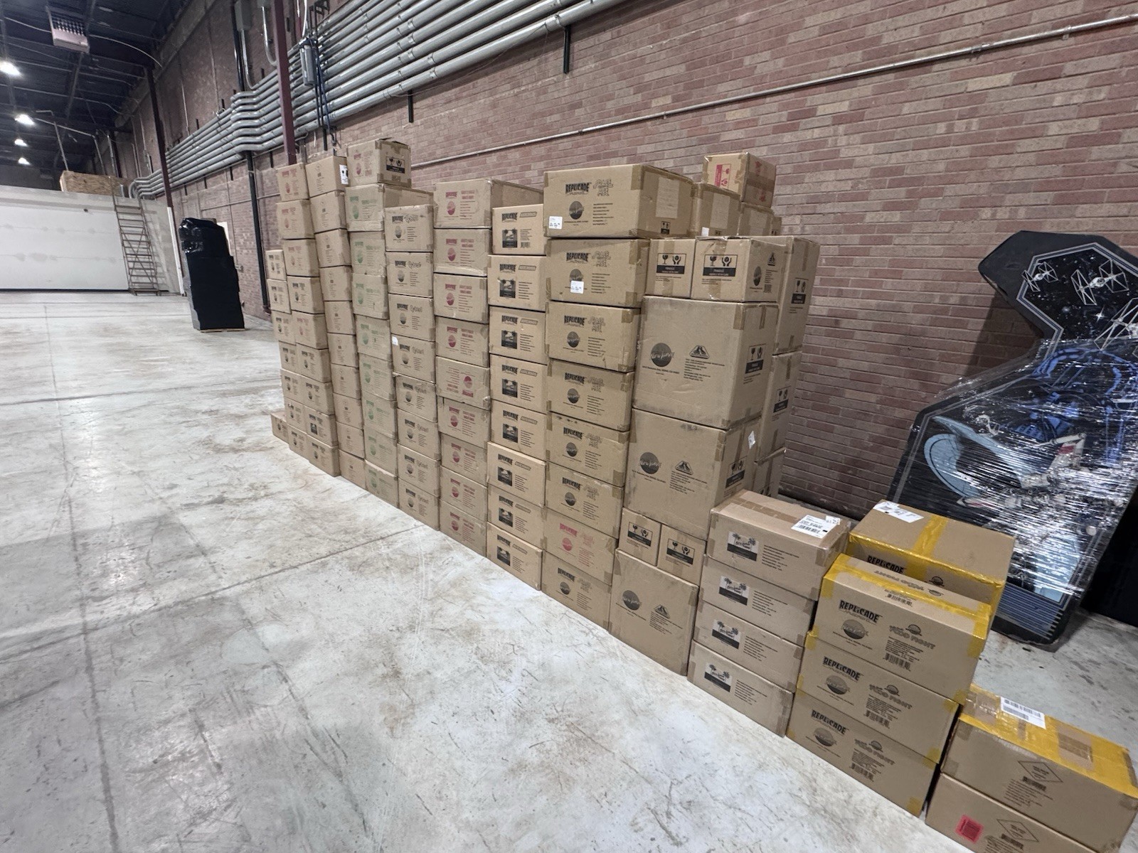 NEW WAVE TOYS REPLICADE ASTEROIDS ARCADE VIDEO GAME ATARI 1/6 NEW SEALED *US*