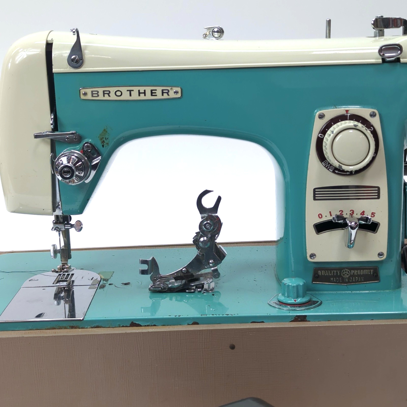 Vintage Brother Model 190 Turquoise Metal Case Robust Durable Straight Stitch