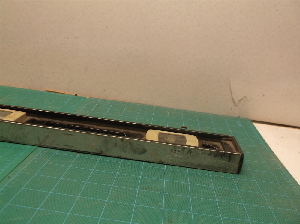 2 ft johnson levels & tool 3 bubble level