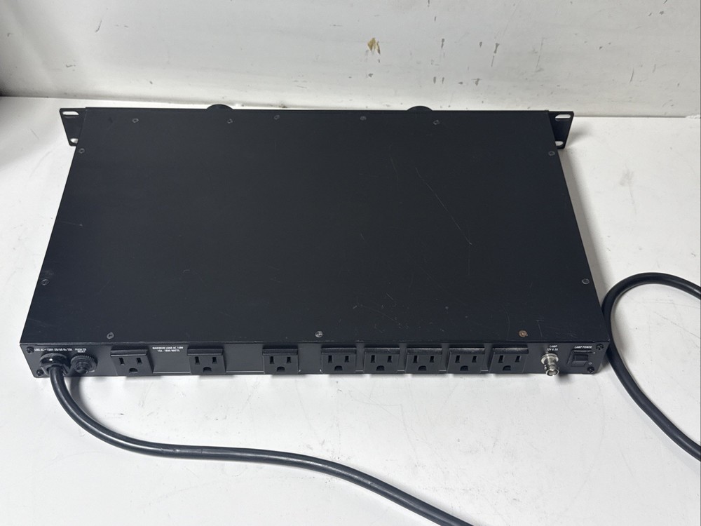 Furman PL-PLUSC Power Conditioner with Lights Voltmeter