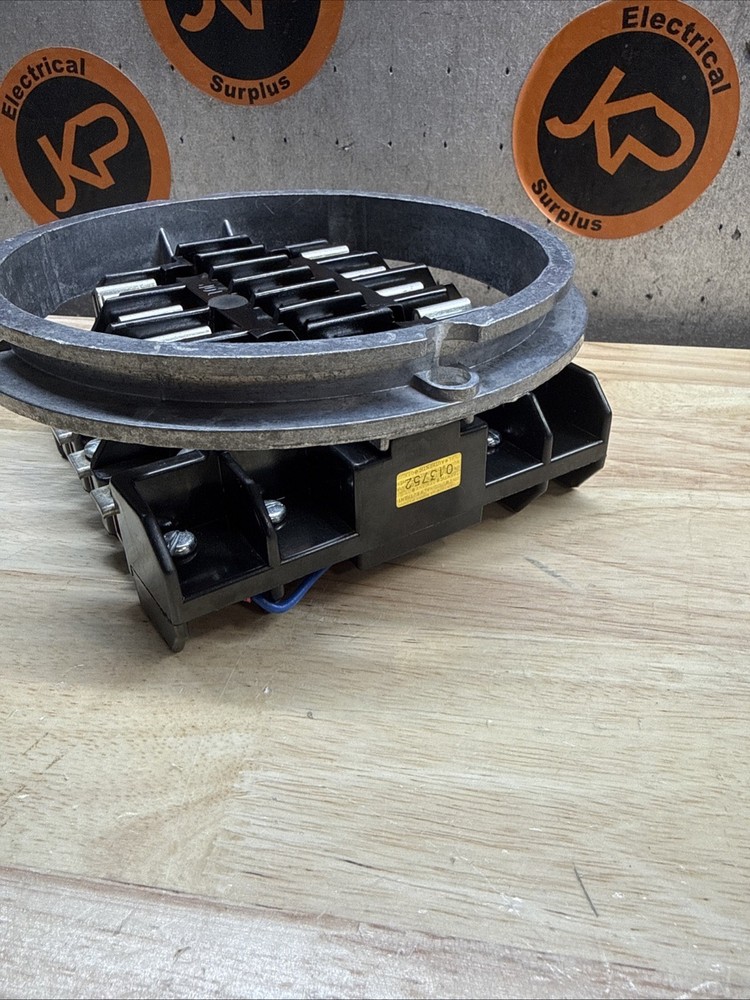 Circle AW 10015 CT-B Single CT Meter Socket, 3Ø 4W, 15 Jaw, Ring Type New