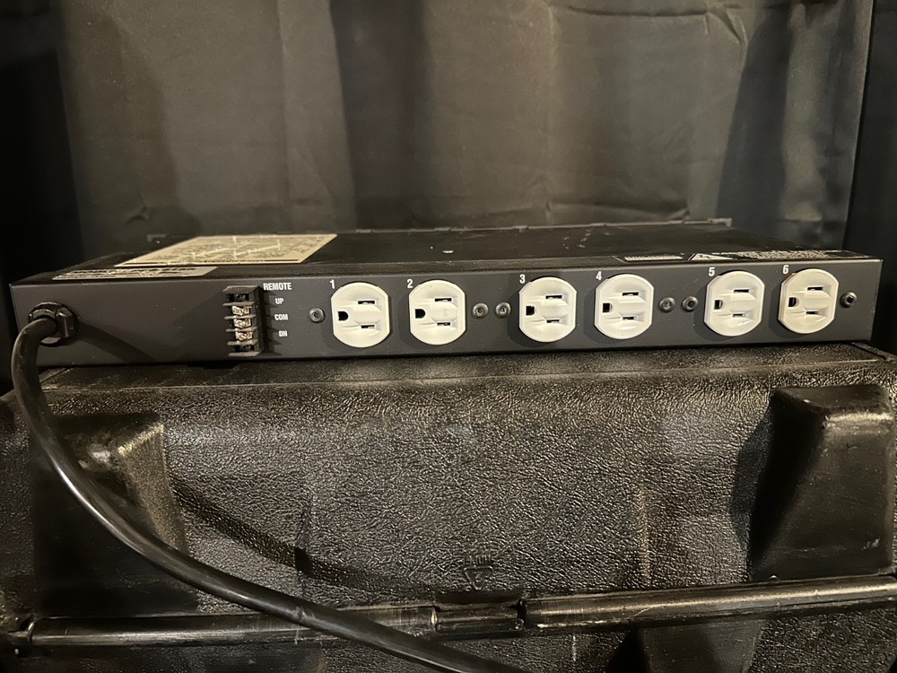 Middle Atlantic PDS-615R Power Sequencer - Rack Mounted
