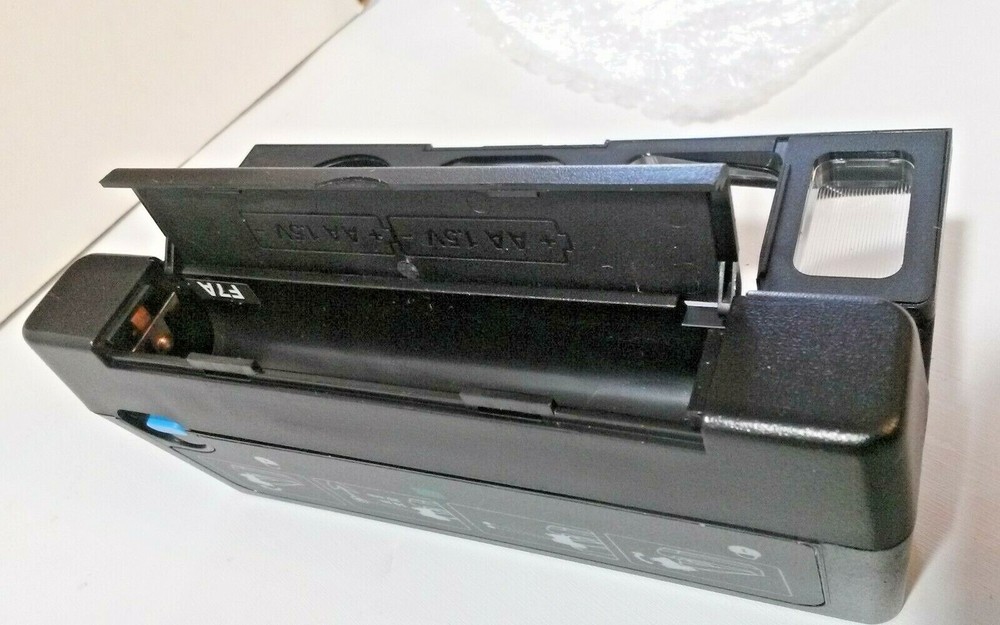 Polaroid Instant Camera Light Lock Close Up Lens