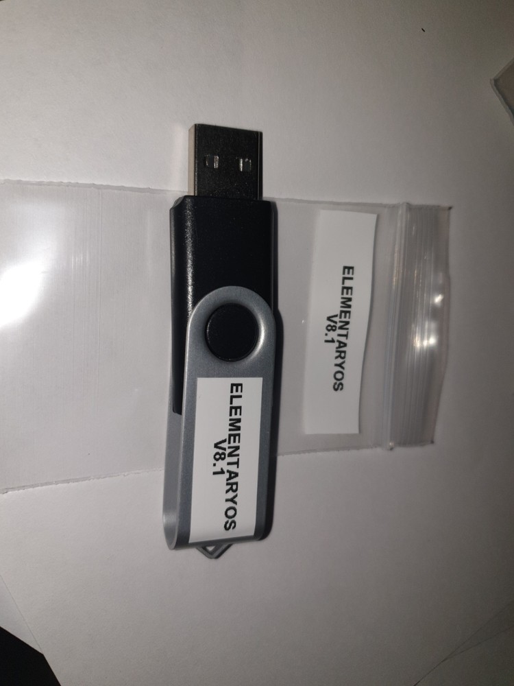 Linux ElementaryOS V8.1, 64-bit, Bootable Live and Install USB Flash Drive