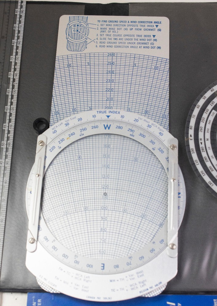 Pilots Felsenthal Dalton E6B Computer w/ folder, Instructions & 2 Plottters