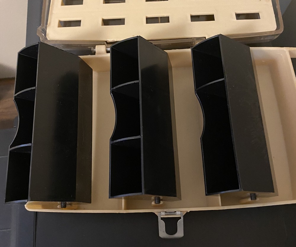 Avant 20 thread carrying case