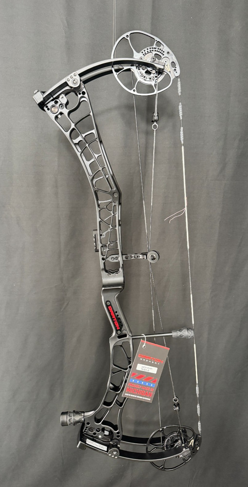 Darton Tritech 33 Black Right Hand 70LBS Compound Bow New