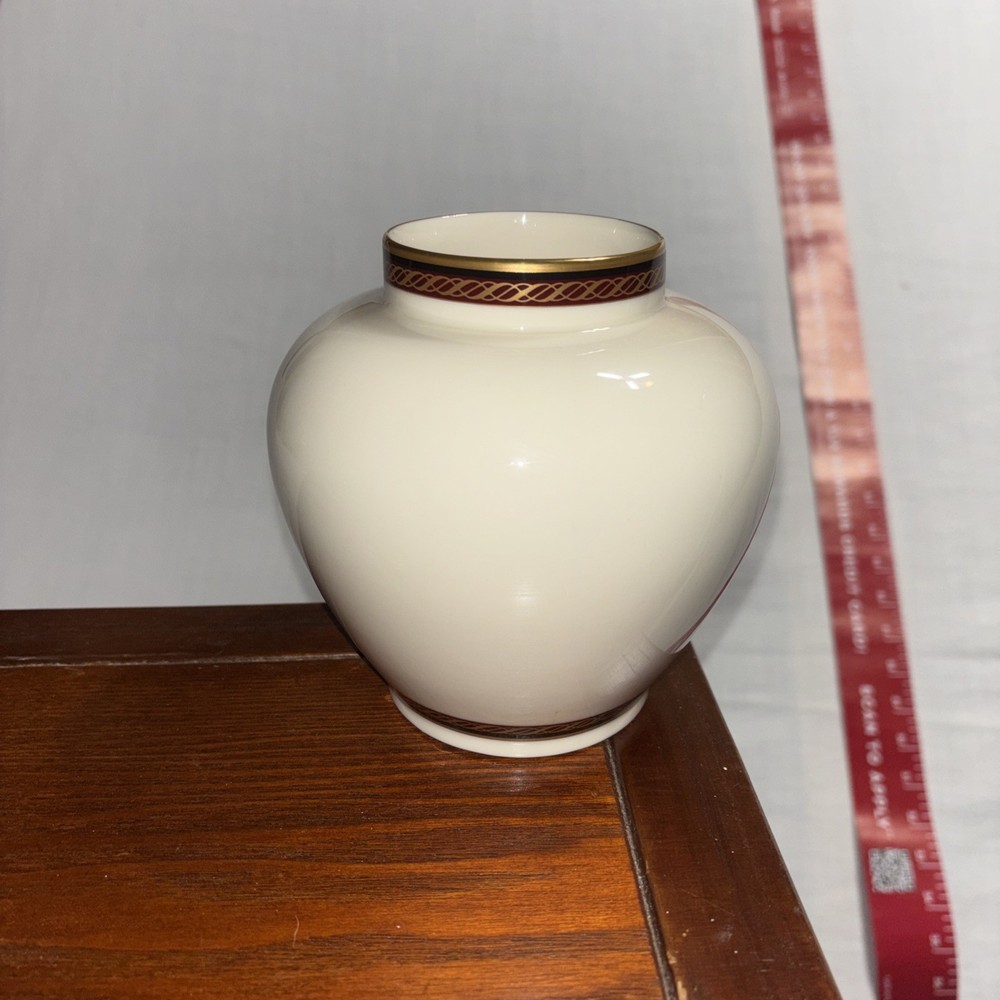 Lenox ~ Monroe Pattern, Ginger Jar Shaped 5 inch. Vase  EX